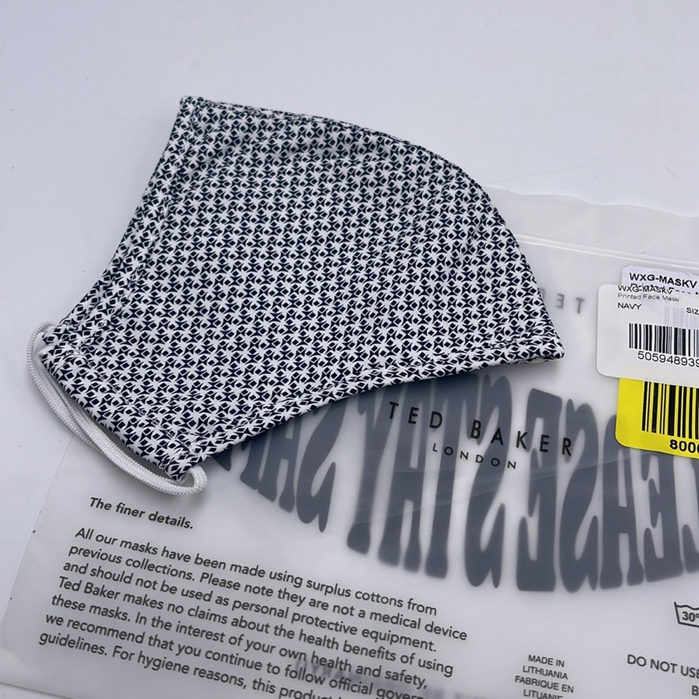 Black and White Patterned Face Mask TED BAKER LONDON Reversible Reusable NWT - Picture 7 of 16